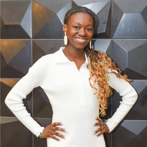 offwhite bodycon sweater dress, size S
i am 5’3 for reference - Picture 3 of 3